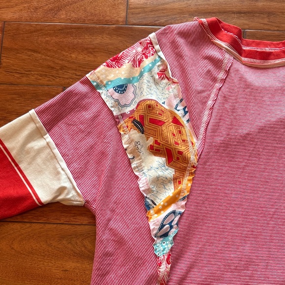 Round Neck Red Striped Floral Colorblock Patwork Oversized Tshirt Size Medium - Picture 6 of 13